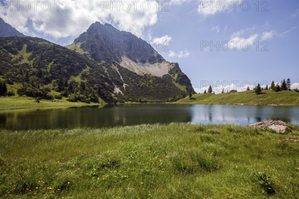 Lower GaiÃŸalpsee, behind Rubihorn, near Oberstdorf, OberallgÃ¤u, AllgÃ¤u Alps, AllgÃ¤u, Bavaria, Germany