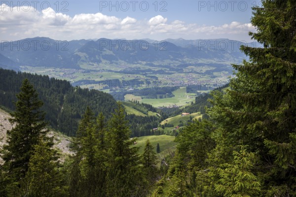 View from the hiking trail from GaiÃŸalpe to Unterer GaiÃŸalpsee into the Illertal, near Oberstdorf, OberallgÃ¤u, AllgÃ¤u Alps, AllgÃ¤u, Bavaria, Germany