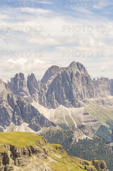 Impressive mountain range in the Dolomites with clear views, hike to the Schlehrn, Alpe di Siusi, Dolomites, South Tyrol, Italy