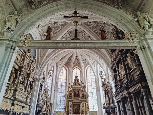 Evangelical Lutheran Church of St Mary, interior view, choir and altar, Celle, Lower Saxony, Germany