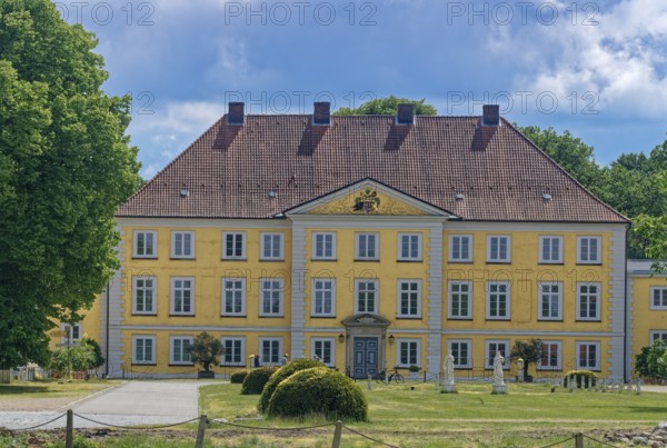 Wotersen Manor, also known as Wotersen Castle, is located in the municipality of Roseburg in the district of Herzogtum Lauenburg in the south-east of Schleswig-Holstein, Germany