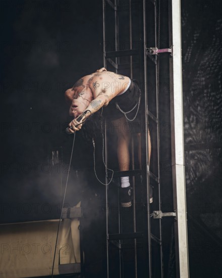 Remington Leith, singer of Palaye Royale live at the Zitadelle Spandau, Berlin, 21.06.2025