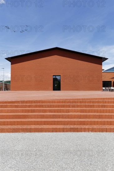 Windowless building made of red bricks in the form of a warehouse, modern architecture, architect Herzog & de Meuron, show depot, Vitra Campus, Vitra Design Museum, Weil am Rhein, Baden-WÃ¼rttemberg, Germany