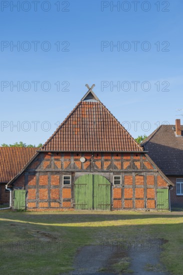 View of an old farm building, Half-timbered, Historical, Böhme, Heidekreis, Rethem Aller, Leine Aller Tal, Lower Saxony, Germany