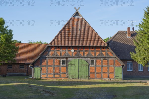 View of an old farm building, Half-timbered, Historical, Böhme, Heidekreis, Rethem Aller, Leine Aller Tal, Lower Saxony, Germany