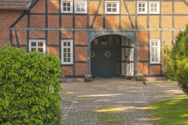 View of the entrance area of a farmhouse, Half-timbered, Historic, Frankenfeld, Heidekreis, Bad Fallingbostel, Leine Aller Tal, Lower Saxony, Germany