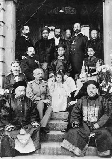 Group photo with Chinese and Austrians, China around 1900