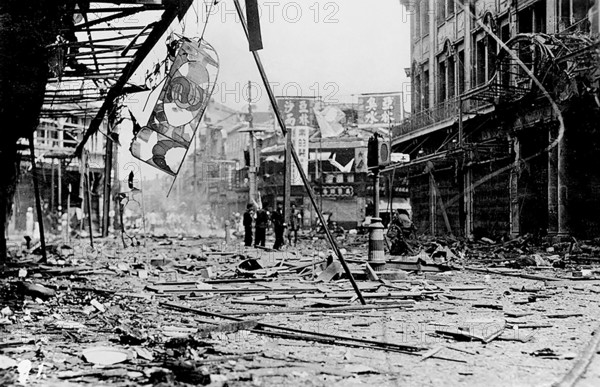 Bombed-out street in Shanghai, China, 1937 Photograph of a street in Shanghai destroyed by bombs during the Second Sino-Japanese War from 1937 to 1945. Second World War in Asia, Battle of Shanghai