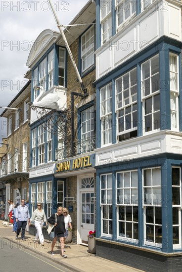 Historic building in town centre, Swan Hotel, Southwold, Suffolk, England, UK