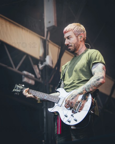 Zacky Vengeance, guitarist of Avenged Sevenfold live at the Zitadelle Spandau in Berlin on 21/06/2025