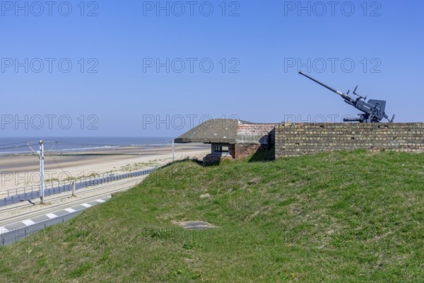 German observation bunker with anti-aircraft gun at WW2 Saltzwedel-neu Battery, Raversyde Atlantikwall, Atlantic Wall, Raversijde, Flanders, Belgium