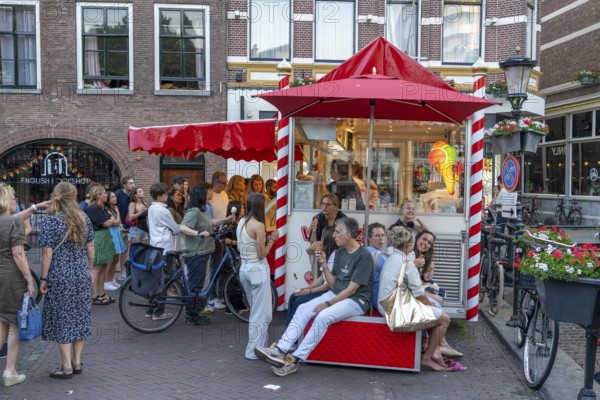 Utrecht city centre, ice cream parlour, ice cream parlour Venezia, very popular with locals and tourists, Netherlands