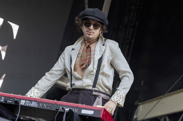 Palace Royale, rock band, USA, live open air at the Citadel Music Festival, 21.06.2025, Zitadelle Spandau, Berlin, Germany < english> Remington Leith, singer, frontman, Palace Royale, rock band, USA, live open air at the Citadel Music Festival, June 21, 2025, Spandau Citadel, Berlin, Germany