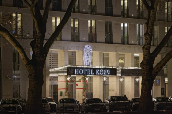 Hotel Kö 59, 5-star luxury hotel, Christmas decoration at the entrance, evening, Düsseldorf, North Rhine-Westphalia, Germany