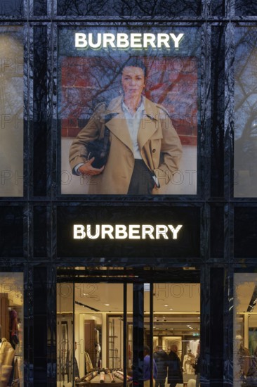 Store of British fashion brand Burberry auf der Kö, luxury shopping, Düsseldorf, North Rhine-Westphalia, Germany