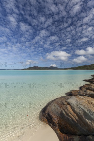 Sunny day at Whitehaven Beach near Hill Inlet, Whitsunday Island, Queensland, Australia