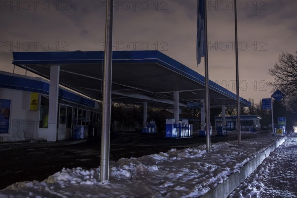 Closed gas station during the extensive power outage in the Steglitz-Zehlendorf district, Berlin, 06.01.2026