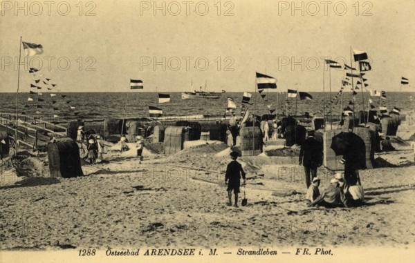Baltic resort Arendsee, beach promenade, Kühlungsborn, Rostock district, Mecklenburg-Western Pomerania, until 1938 place name of the western district of Kühlungsborn, Germany, postcard, view around 1900 - 1910, historical, digital reproduction of a historical postcard, authentic, public domain, from that time, exact date unknown