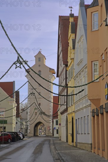 Reimlinger Tor built 14th century and houses, city tower and city gate of the city fortifications, city wall, Nördlingen, Bavaria, Germany
