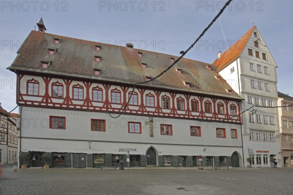 Bread and dance house built 15th century, historic half-timbered house, bread house, market square, Nördlingen, Bavaria, Germany