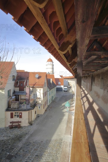 Historic rampart with city wall and Löpsinger Tor, city gate, city tower, city fortification, wooden structure with beams, Nördlingen, Bavaria, Germany