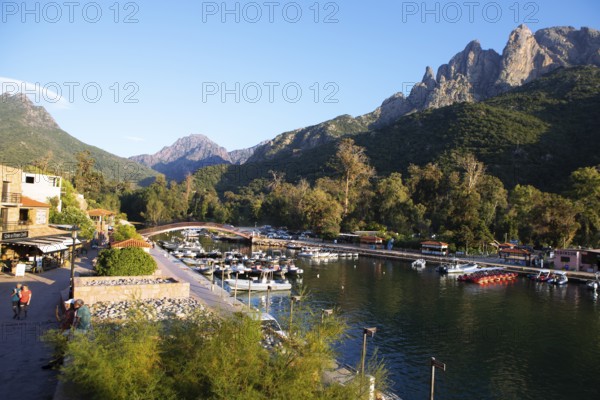 Port de Porto or port of Porto on the Porto river, behind the Capu d'Orto mountains, Porto, Ota, west coast of Corsica, Corse-du-Sud, Corsica, France