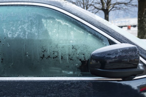 Auto Seitenfenster Frost, Lugano, Tessin, Switzerland