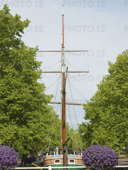 Kuff, flat-bottomed coastal cargo sailor, Margaretha von Papenburg, Main Canal, Papenburg, Emsland, Lower Saxony, Germany