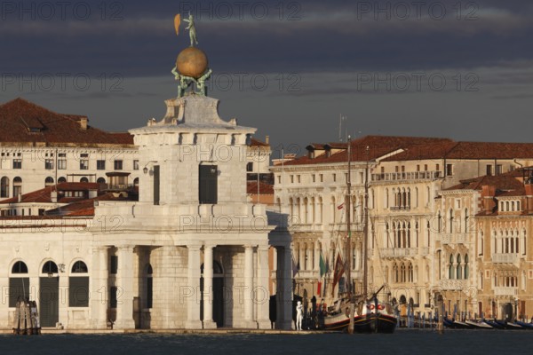 Dogana da Mar, entrance to the Grand Canal, Venice, Vneto, Italy