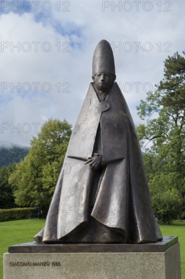 Giacomo Manzù, bronze sculpture on Schlossplatz, town of Tegernsee, Upper Bavaria, Bavaria, Germany
