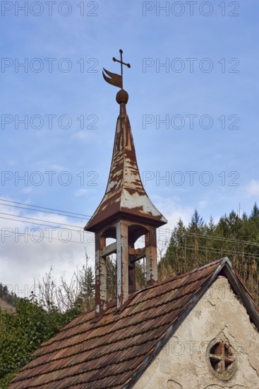 Ibicher old chapel, historic chapel, bell tower, weather vane, cross, hill, coniferous forest, blue sky, cumulus clouds, valley road, Simonswald, Black Forest, Emmendingen district, Baden-Württemberg, Germany