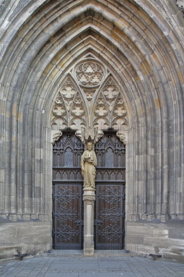 Church portal of the Gothic St. Mary's Church, tympanum with figure and decorations, Reutlingen, Swabian Jura, Baden-Württemberg, Germany
