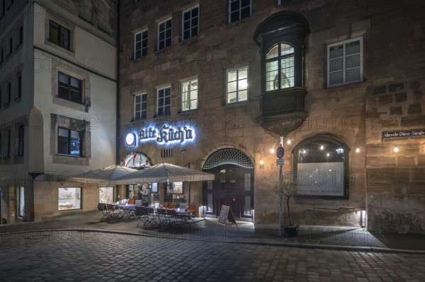 Historic restaurant, Alte Küch'n, with choirs in the evening lighting in the old town, Albrecht-Dürer-Straße 3, Nuremberg, Middle Franconia, Bavaria, Germany