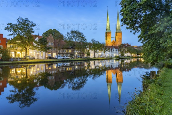 Old town with Lübeck Cathedral and Trave at dusk, Lübeck, Schleswig-Holstein, Germany