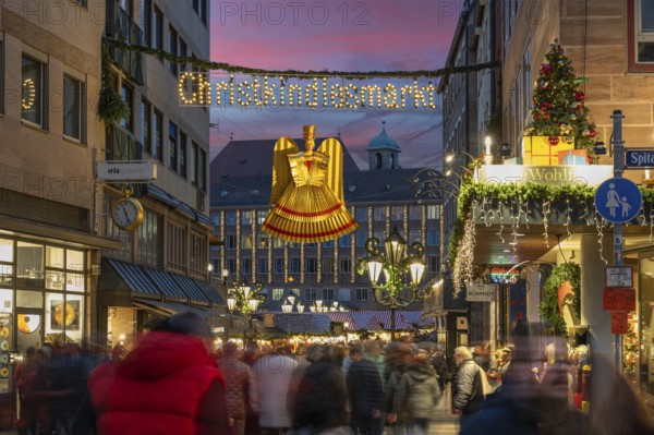Entrance to Nuremberg Christmas Market in evening lighting, Hauptmarkt, Nuremberg, Middle Franconia, Bavaria, Germany