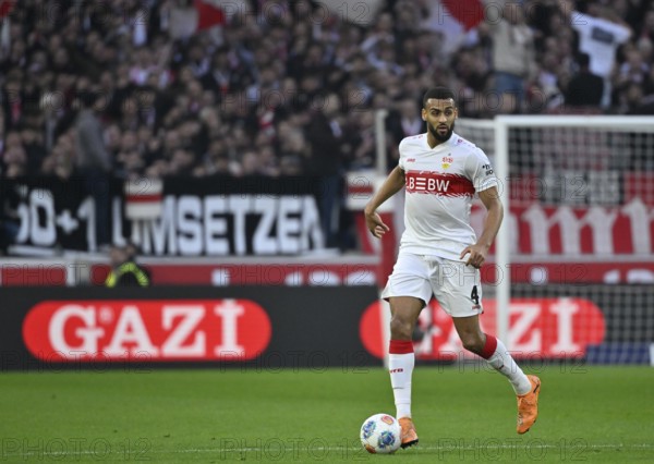 Josha Vagnoman VfB Stuttgart (04) Action on the ball in the background perimeter advertising logo GAZI, MHPArena, MHP Arena Stuttgart, Baden-Württemberg, Germany