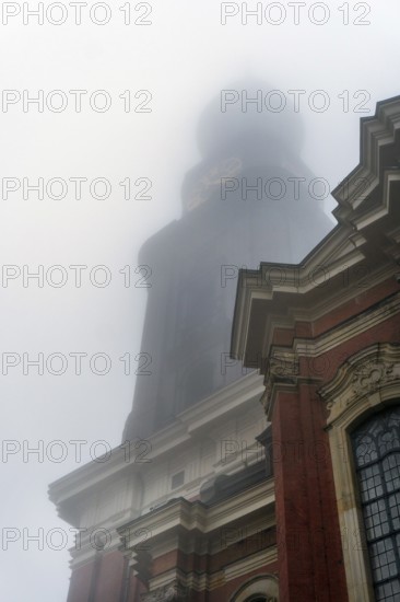 St. Michaelis, fog, weather, humid, Hamburg, meteorology