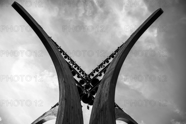 Abstract wooden sculpture against a dramatic black and white sky, Winter War Memorial Winter War 1939-1940, Winter War Memorial, Suosalmi, Finland, EuropaKotiranta, Ala-Vuokki, Kainuu, Finland