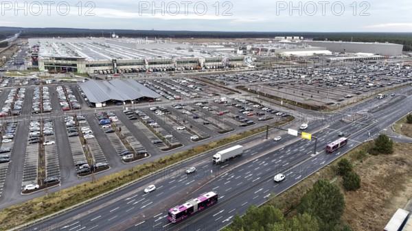 Tesla Gigafactory Grünheide, 19.12.2025, Grünheide, Brandenburg, Germany
