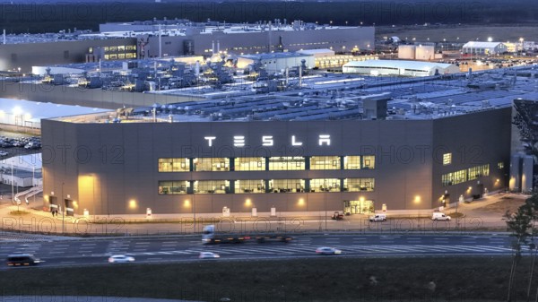 Tesla Gigafactory at the Blue Hour, Battery Factory Building, Grünheide, 19.12.2025, Grünheide, Brandenburg, Germany