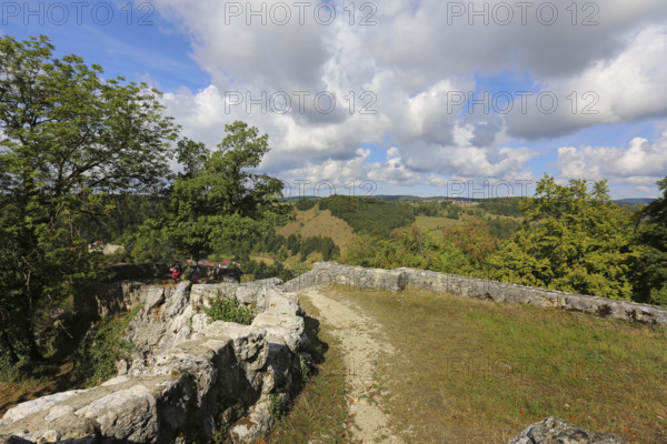 Castle ruins of Hohengundelfingen, ruins of a medieval hilltop castle, former headquarters of the Gundelfingen free noble family, Wolken, Gundelfingen-Münsingen, Lautertal, Swabian Jura, Reutlingen district, Baden-Württemberg, Germany