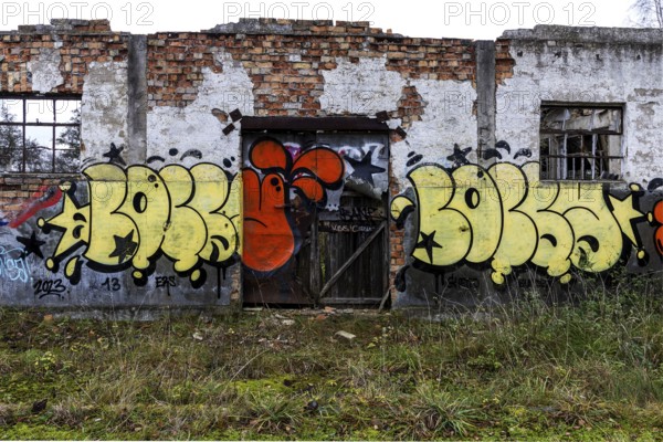 Dilapidated hall of the dilapidated plant of a former agricultural production cooperative of the former GDR, LPG, Lost Place, Müggenburg, Fischland-Darß-Zingst, Western Pomerania National Park, Mecklenburg-Western Pomerania, Germany