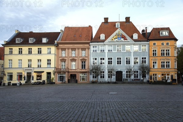 Houses in the historic old town of Stralsund, Alter Markt, UNESCO World Heritage Site, Mecklenburg-Western Pomerania, Germany