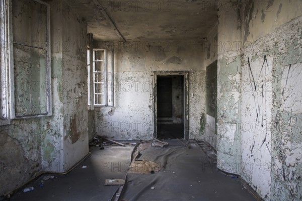 Abandoned and dilapidated area of a building at the port, Hanseatic City of Stralsund, Baltic Sea, Mecklenburg-Western Pomerania, East Germany, Germany