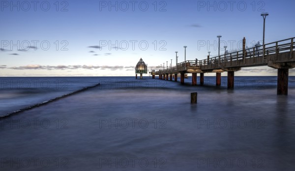Groes and pier with diving gondola, long exposure, evening light, Zingst, Fischland-Darß-Zingst, Western Pomerania Lagoon Area National Park, Mecklenburg-Western Pomerania, Germany
