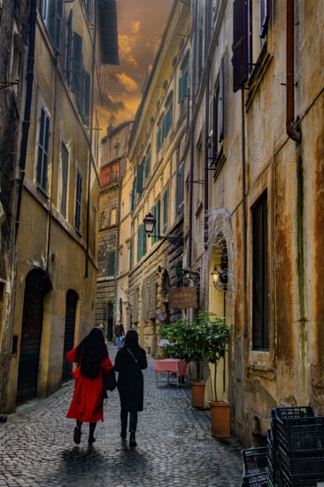 Evening scene in the picturesque old town of Rome. Rome. Lazio, Italia