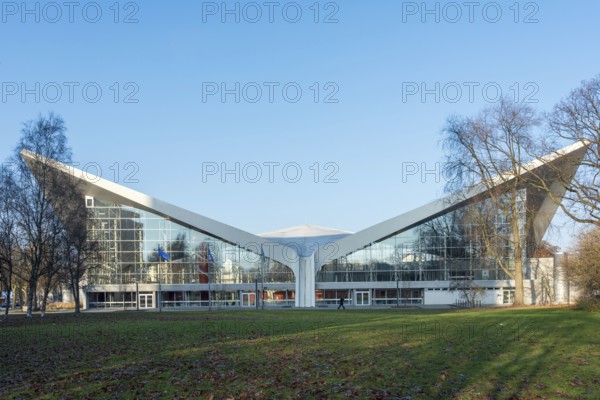 Alster swimming pool, shell construction, architecture, memorial, swimming pool, Horst Niessen, Rolf Störmer, Walter Neuhäusser, Jörg Schlaich, landmark post-war modernism, concrete shell roof, swimming opera, sports facilities, Hamburg, Germany