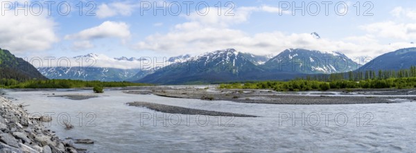 Lowe River, mountainous landscape on Richardson Highway near Valdez, Chugach Mountains, Alaska, USA
