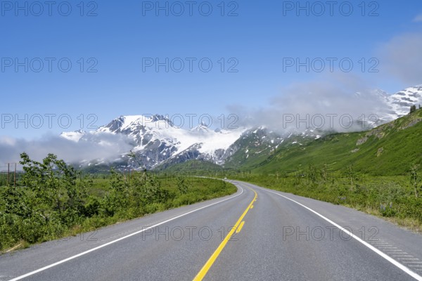 Richardson Highway road, mountainous landscape with Worthington Glacier, Chugach Mountains, Alaska, USA