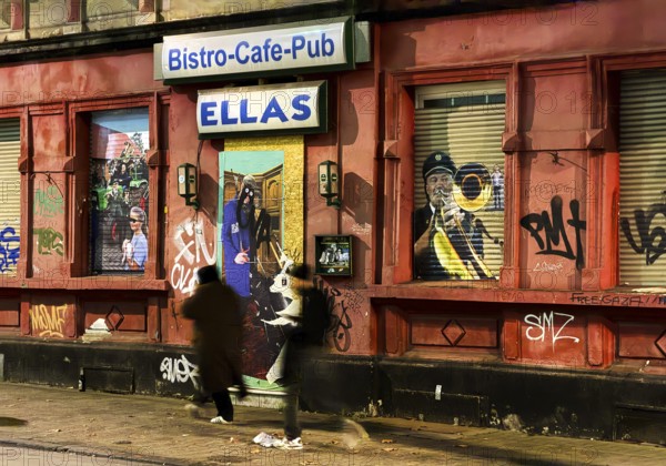 Decaying façade covered with graffiti in a no-go area, Gelsenkirchen, Ruhr area, North Rhine-Westphalia, Germany